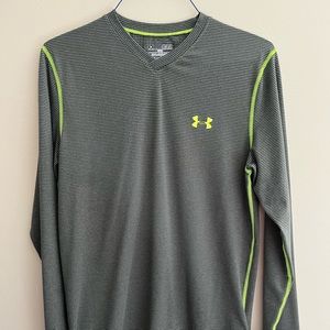 Men’s Under Armour V neck long sleeved shirt. Cold Gear